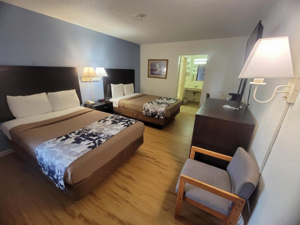 Room image 3